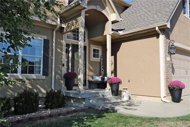 110 S Eastglen Dr, Raymore, MO 64083 - photo 2