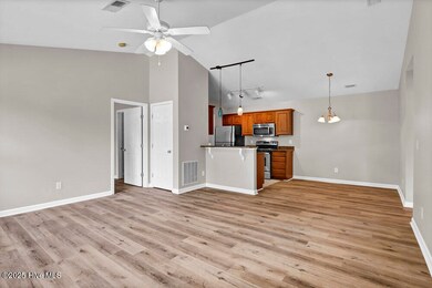 4420 Jay Bird Cir unit 201, Wilmington, NC 28412 - photo 6