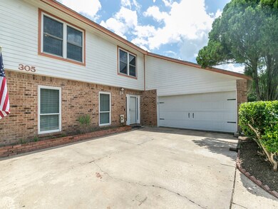 305 E Castle Harbour Dr, Friendswood, TX 77546 - photo 3