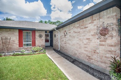 16111 David Glen Dr, Friendswood, TX 77546 - photo 3