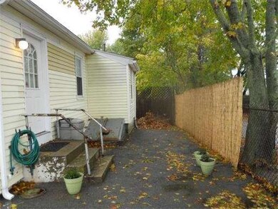 19 Darling Ct, Rockland, MA 02370 - photo 4