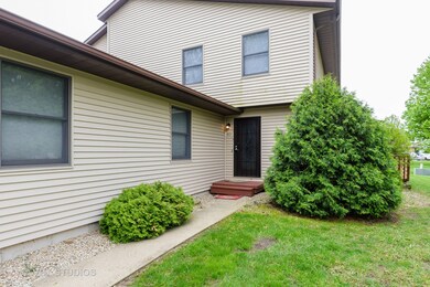 1851 Kerrybrook Ct, Sycamore, IL 60178 - photo 2