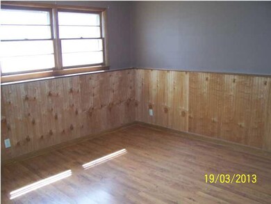 LOWER LEVEL BEDROOM