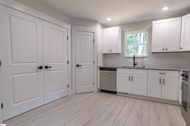 121 A & B Brookmeade Dr, Anderson, SC 29621 - photo 7