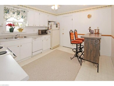 686 Rowelyn Ave, Sheffield Lake, OH 44054 - photo 7