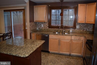 7047 Deepage Dr, Columbia, MD 21045 - photo 5