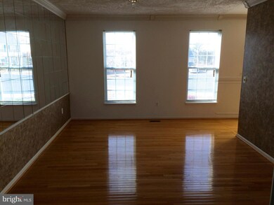 11203 Hollins Ct, Fredericksburg, VA 22407 - photo 6