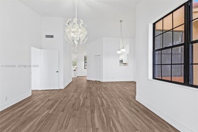 15569 Miami Lakeway N unit 20516, Hialeah, FL 33014 - photo 2