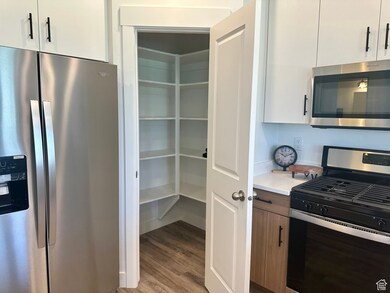 509 W 400 S, Providence, UT 84332 - photo 7