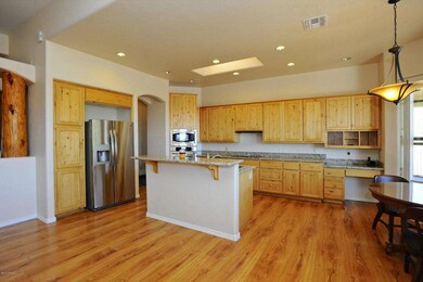 Large open kitchen with lots of cabinets