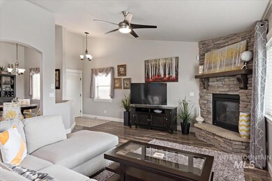 9522 S Saratov Way, Kuna, ID 83634 - photo 7