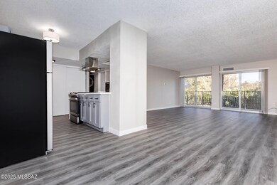 Redondo Tower *All Units Remodeled*, Tucson, AZ 85701 - photo 7