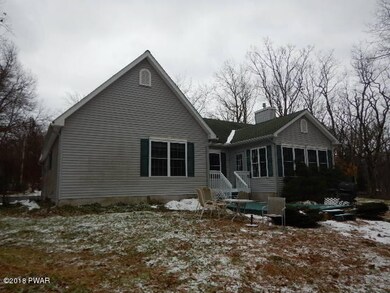804 Waxwing Ct, Blooming Grove Township, PA 18428 - photo 2