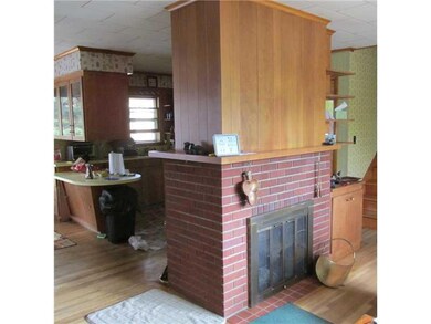 17 Pleasant St, Millinocket, ME 04462 - photo 4