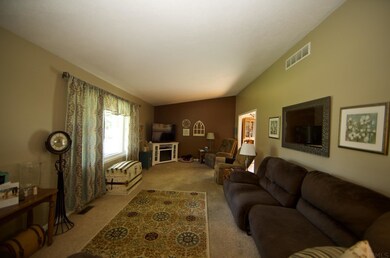 837 W Rosewood Dr, Bloomington, IN 47404 - photo 5