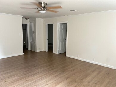 8715 Compton St unit B, Houston, TX 77016 - photo 2