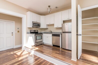 309 Meeting Street 5 kitchen