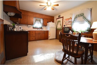 312 Fountain Ave, Burlington, NJ 08016 - photo 5