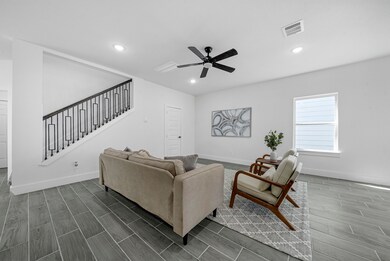 780 Enterprise St, Houston, TX 77088 - photo 4