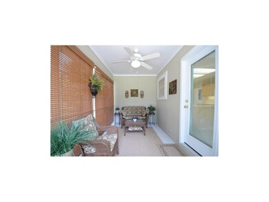 Peaceful Screened Porch for morning coffee or rela