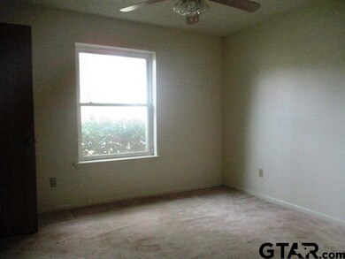 2807 2807 Chandler St, Kilgore, TX 75662 - photo 5