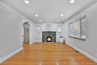 4850 Grayton St, Detroit, MI 48224 - photo 3