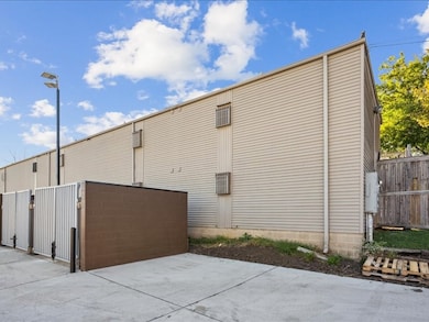 120 32nd St NE, Cedar Rapids, IA 52402 - photo 3