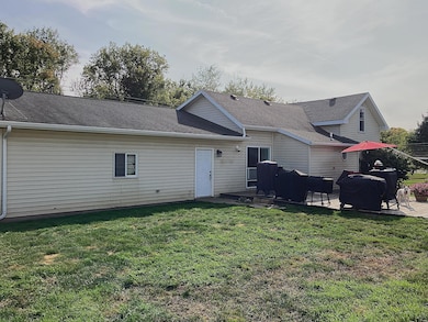 651 E Forest St, Edmore, MI 48829 - photo 3