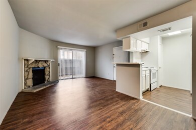 Beautiful floor and open concept.