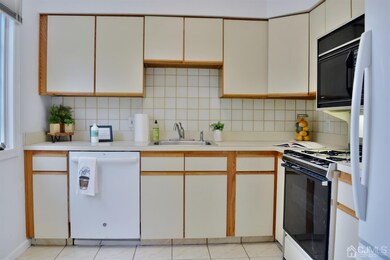 62 Winthrop Rd, Monroe Township, NJ 08831 - photo 7