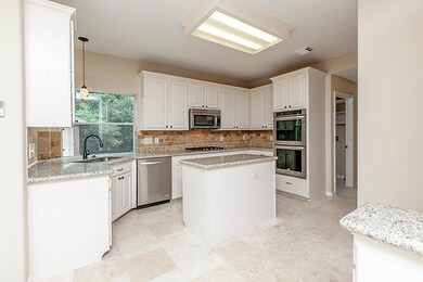 907 Middlecreek St, Friendswood, TX 77546 - photo 3