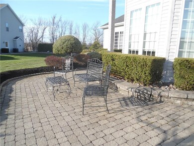 6961 Goldfinch Ct, North Tonawanda, NY 14120 - photo 4