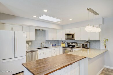 7-web-or-mls-N Hacienda Dr-007