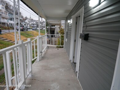 903 W Spruce St, Coal Township, PA 17866 - photo 4
