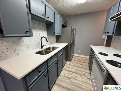 1000 Furman Ave unit A, San Marcos, TX 78666 - photo 6