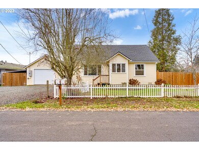 145 N 2nd St, Creswell, OR 97426 - photo 2