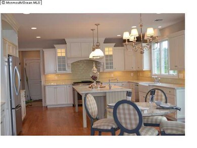 17 Berg Ct W, Middletown, NJ 07748 - photo 2