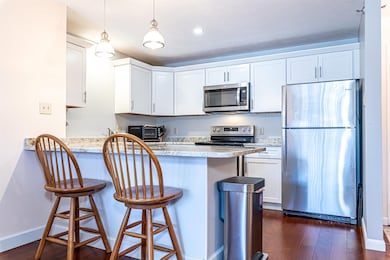 300 Candlewood Park unit 336, Nashua, NH 03062 - photo 4