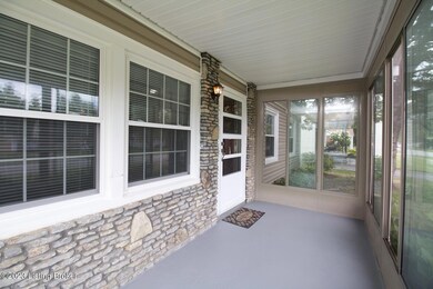 9404 Sue Helen Dr patio