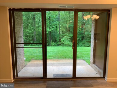 11617 Stoneview Square unit 1B, Reston, VA 20191 - photo 5