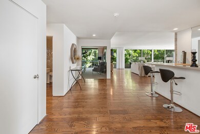 339 N Palm Dr unit 102, Beverly Hills, CA 90210 - photo 2