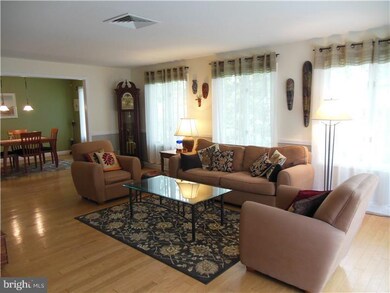 121 Greenleigh Ct, Merchantville, NJ 08109 - photo 3