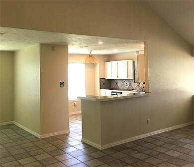 2106 Zavalla Cir, Friendswood, TX 77546 - photo 4