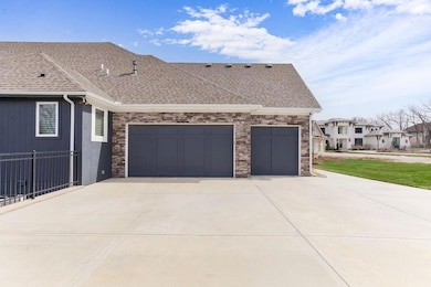 9422 Marion St, Lenexa, KS 66220 - photo 5