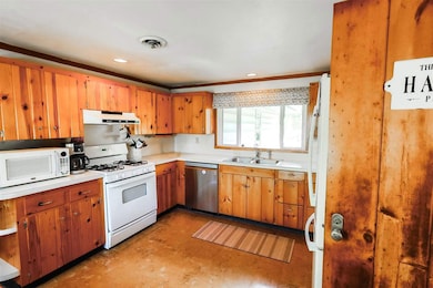 11076 Botsford Ln, Petoskey, MI 49770 - photo 3