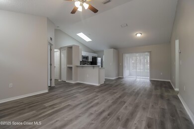 003-photo-living-room-10248019