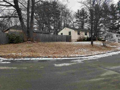 2 Hickory Ln, MerriMacK, NH 03054 - photo 3
