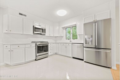 63 Valley Rd unit B, Cos Cob, CT 06807 - photo 3