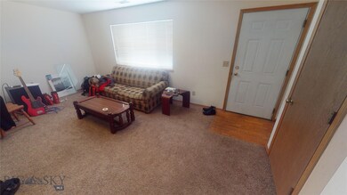 7 Michael Grove Entry/Living Room