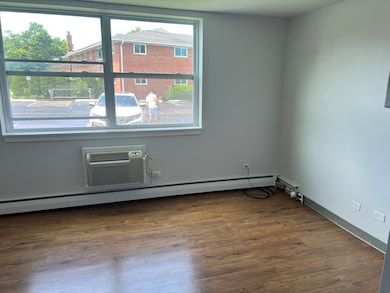 720 Crescent St unit 106, Wheaton, IL 60187 - photo 2